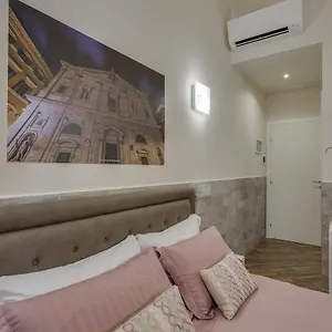 3* Konukevi Navona Charme